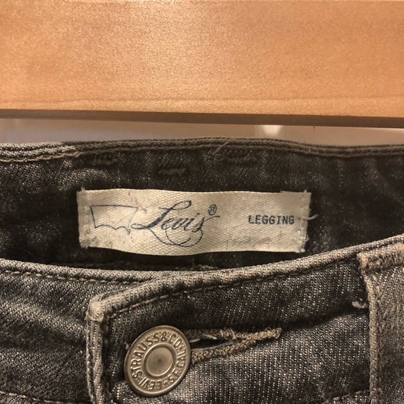 Levi’s gray Jegging - Picture 2 of 3